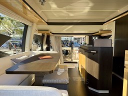 Azimut 66 Fly