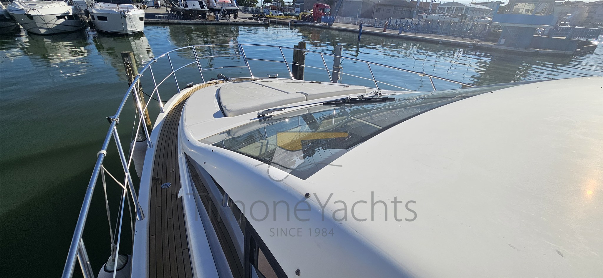 Azimut 47 Fly