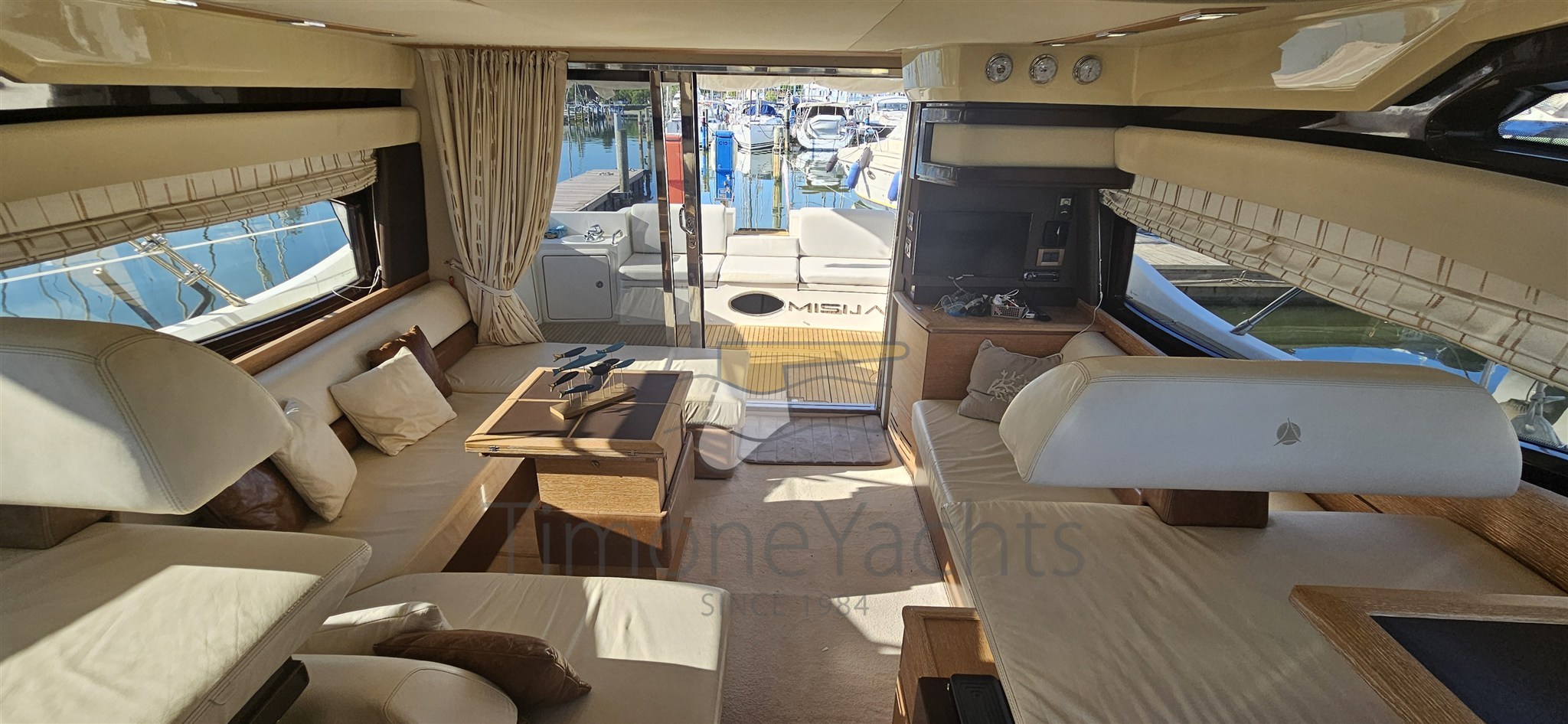 Azimut 47 Fly