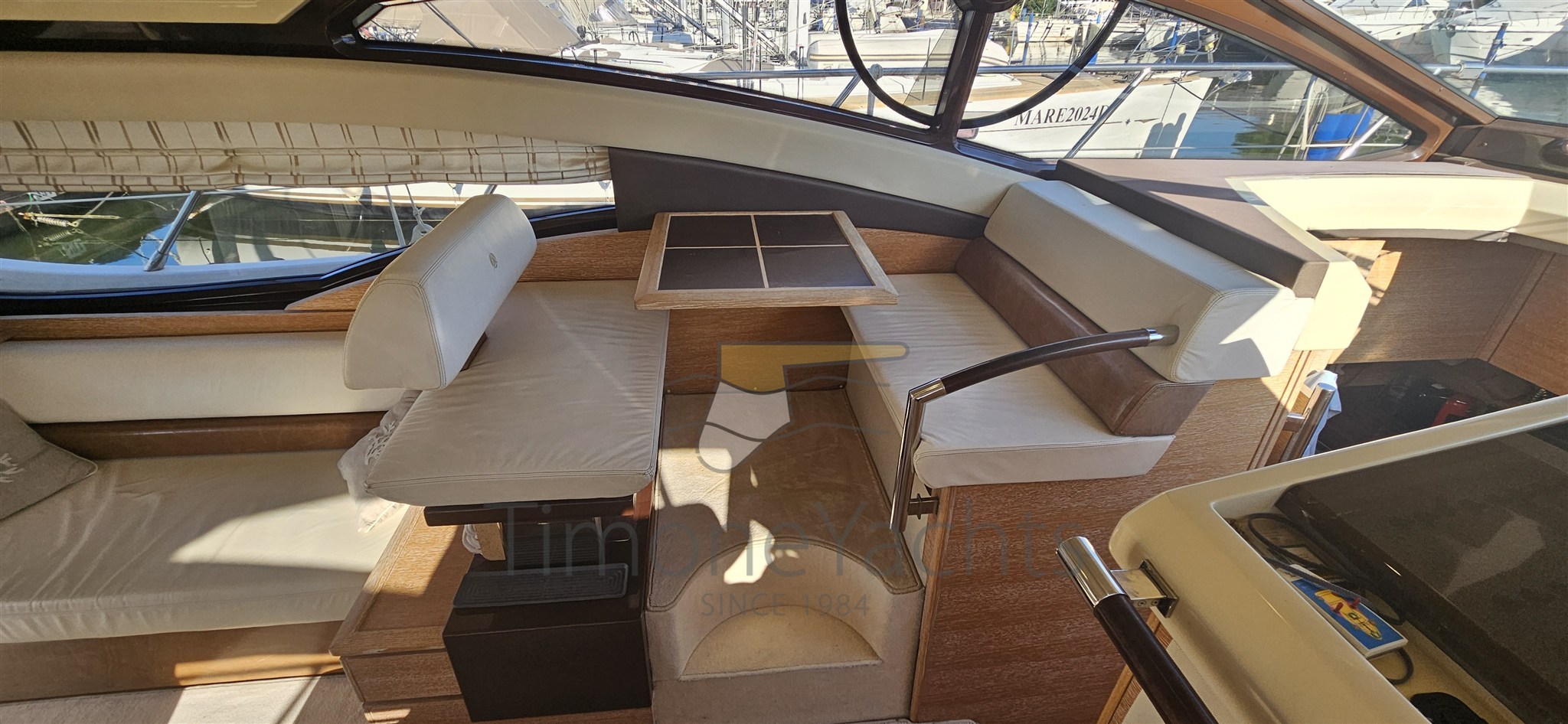 Azimut 47 Fly