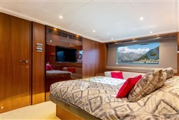 Princess Yachts 72 - Master cabin