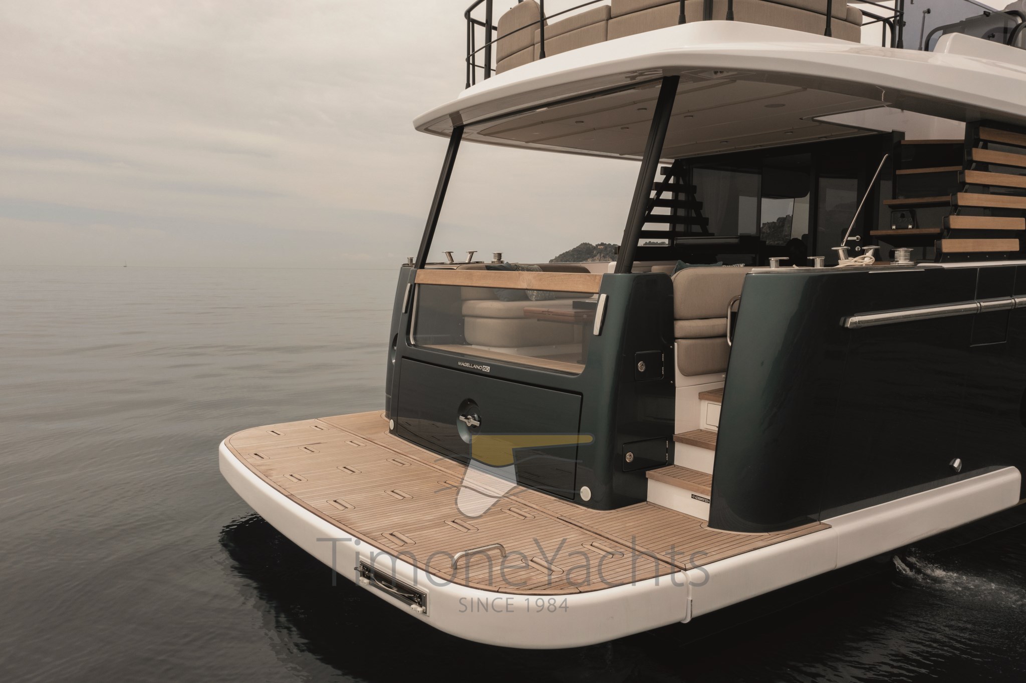 AZIMUT MAGELLANO 60 ESTERNI POPPA
