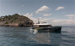 AZIMUT MAGELLANO 60 ESTERNI
