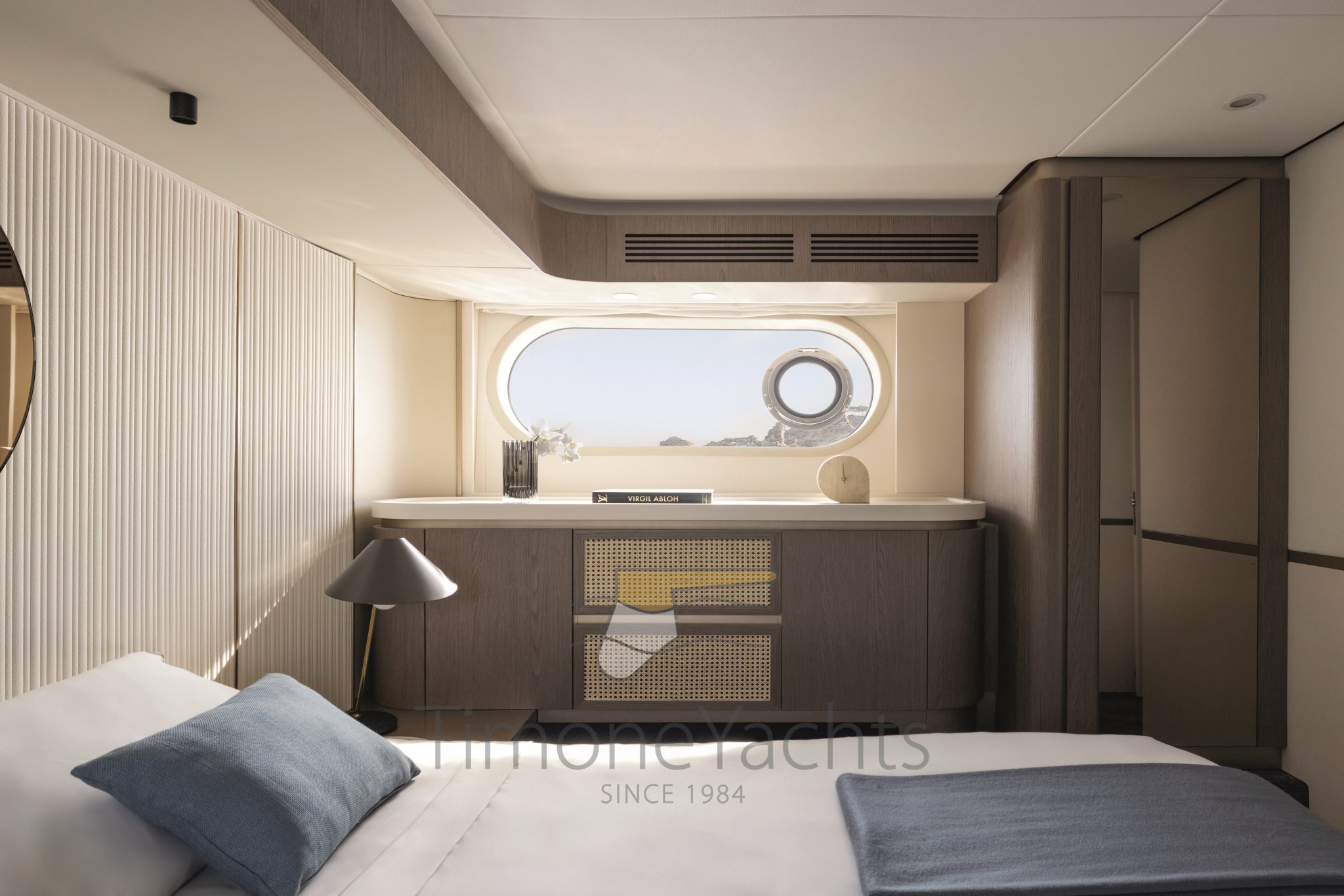 AZIMUT MAGELLANO 60 INTERNI CABINA ARMATORE