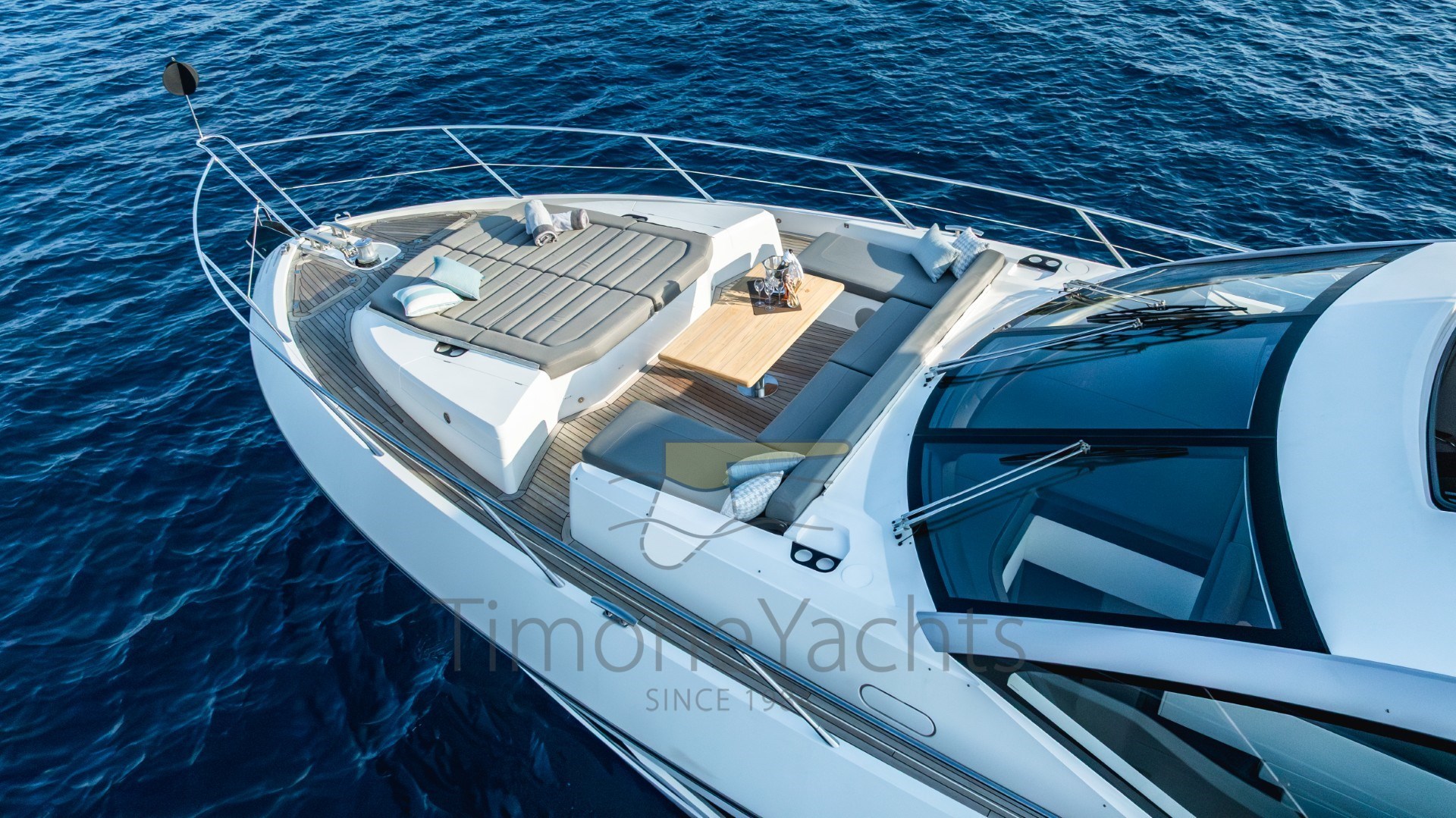 32 Sunseek 74_Bow area.jpg