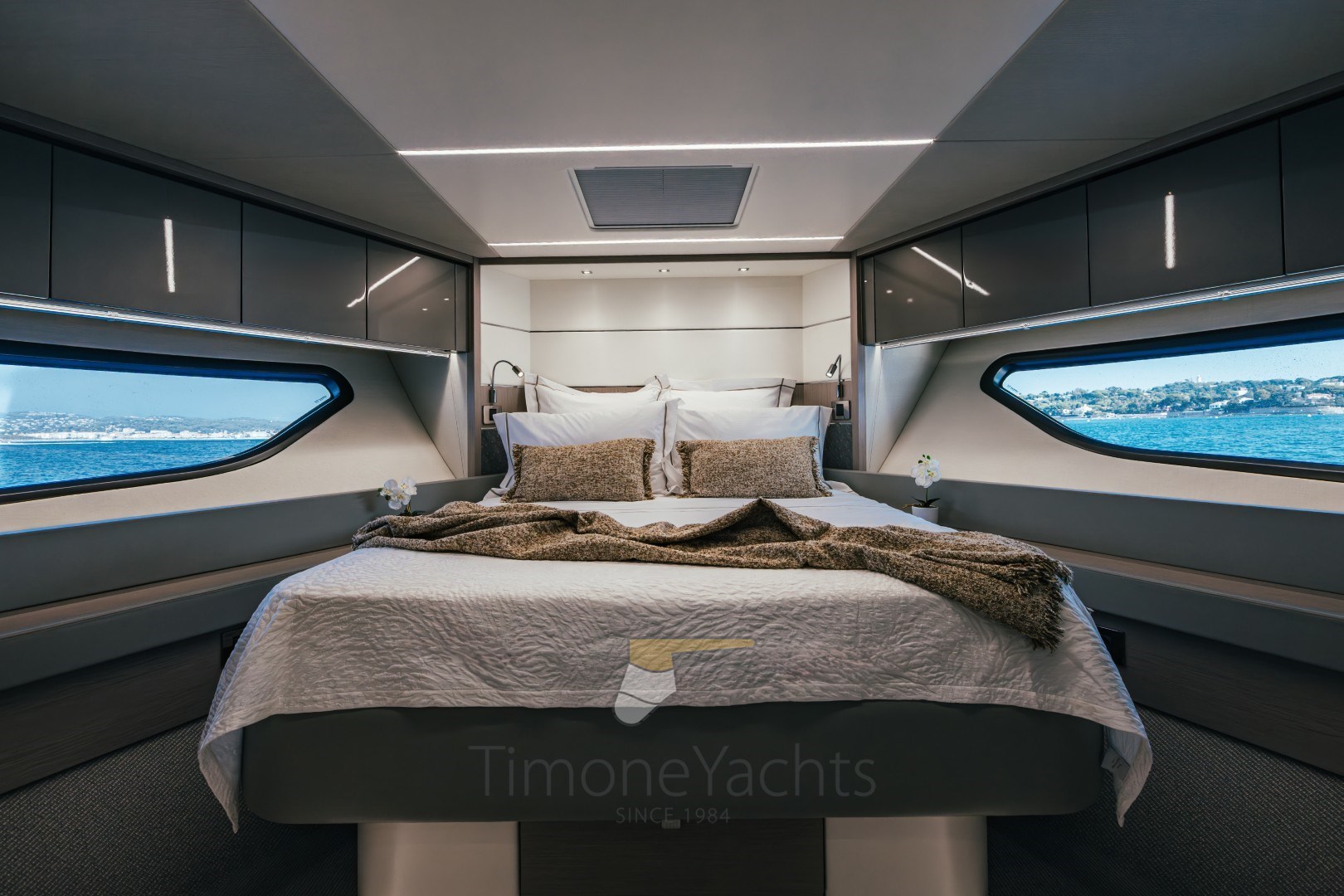 64 Sunseeker_VIP Cab.jpg