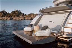 Azimut S8 Bathing Platform