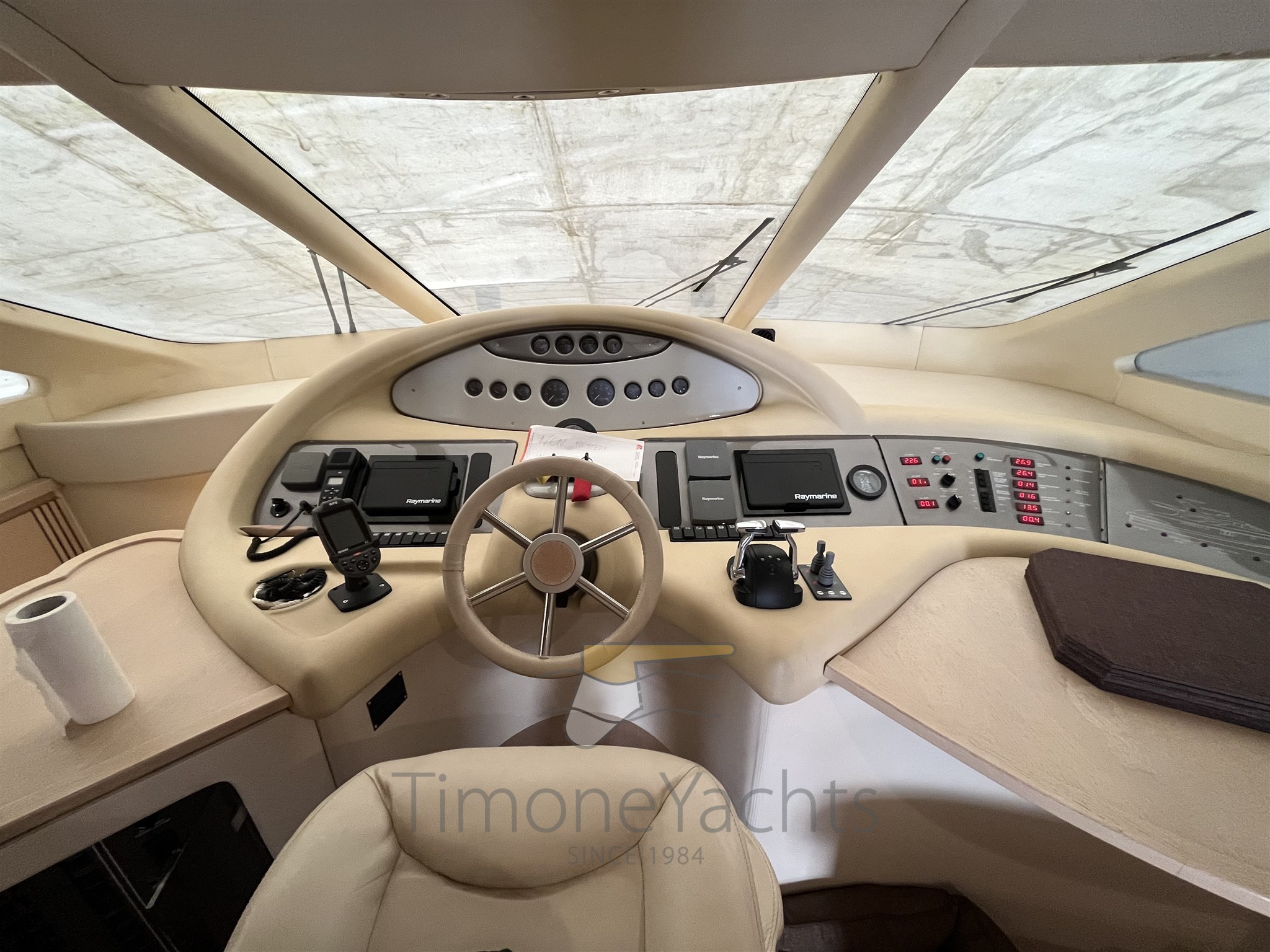 Azimut 62 fly