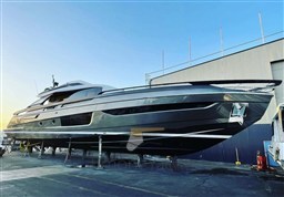 01_Azimut S10 (2021).jpg