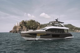 AZIMUT FLY 68 ESTERNI