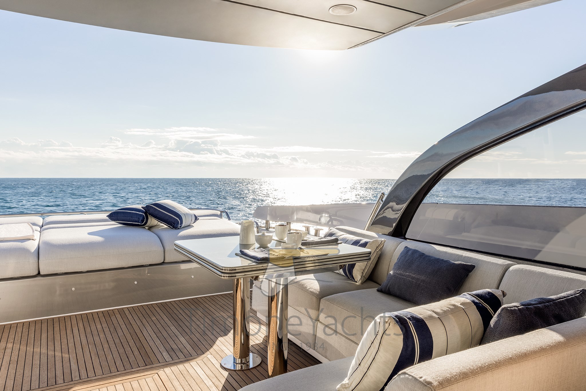 Azimut S7 Cockpit