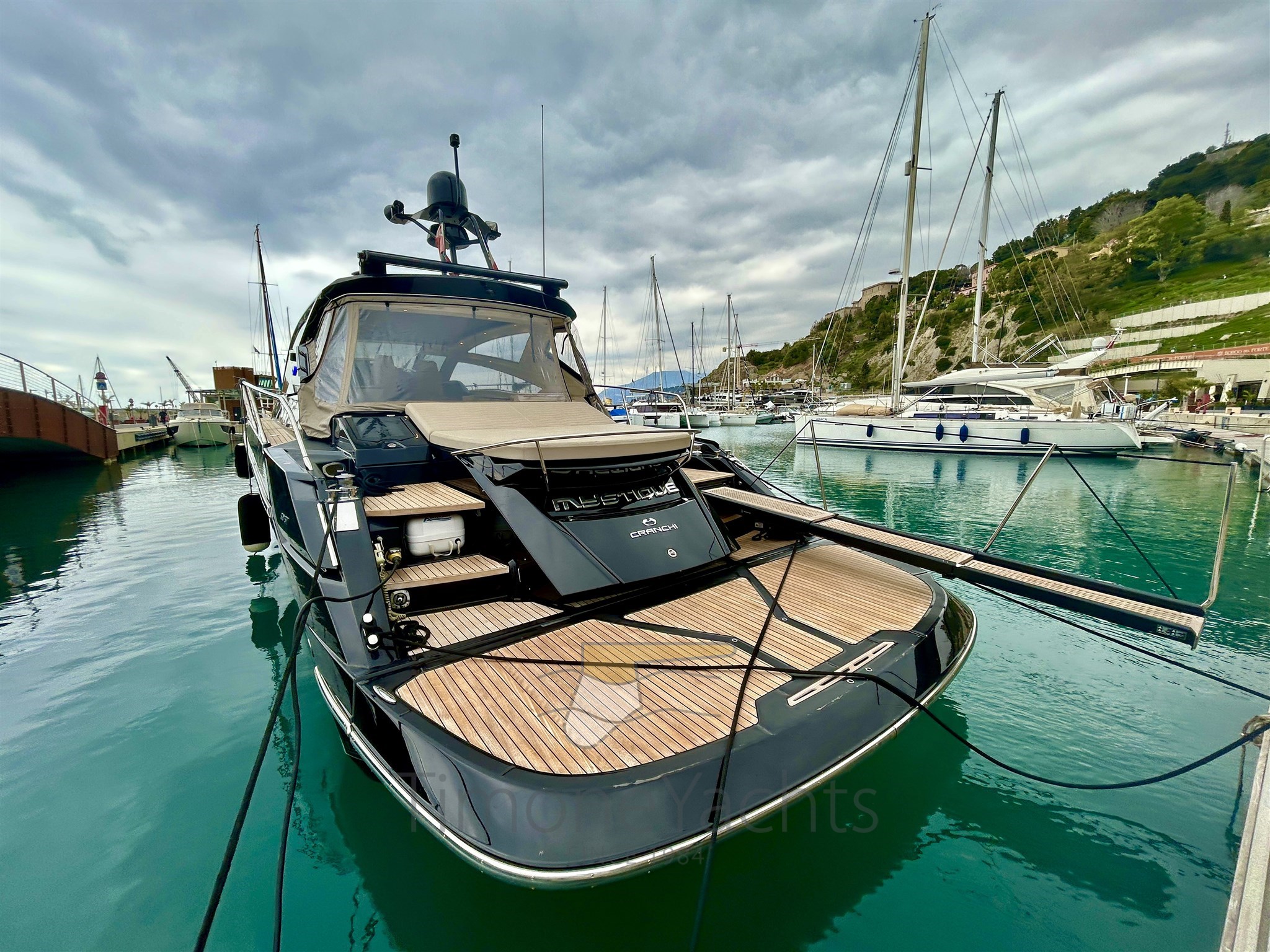 Cranchi 60 ST - External view