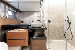 Azimut S7 Toilette Armatore