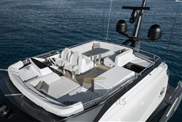 Azimut S8242.jpg
