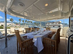 Custom Line Navetta 30 (2003) Timone Yachts