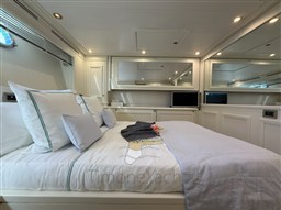 Custom Line Navetta 30 (2003) Timone Yachts