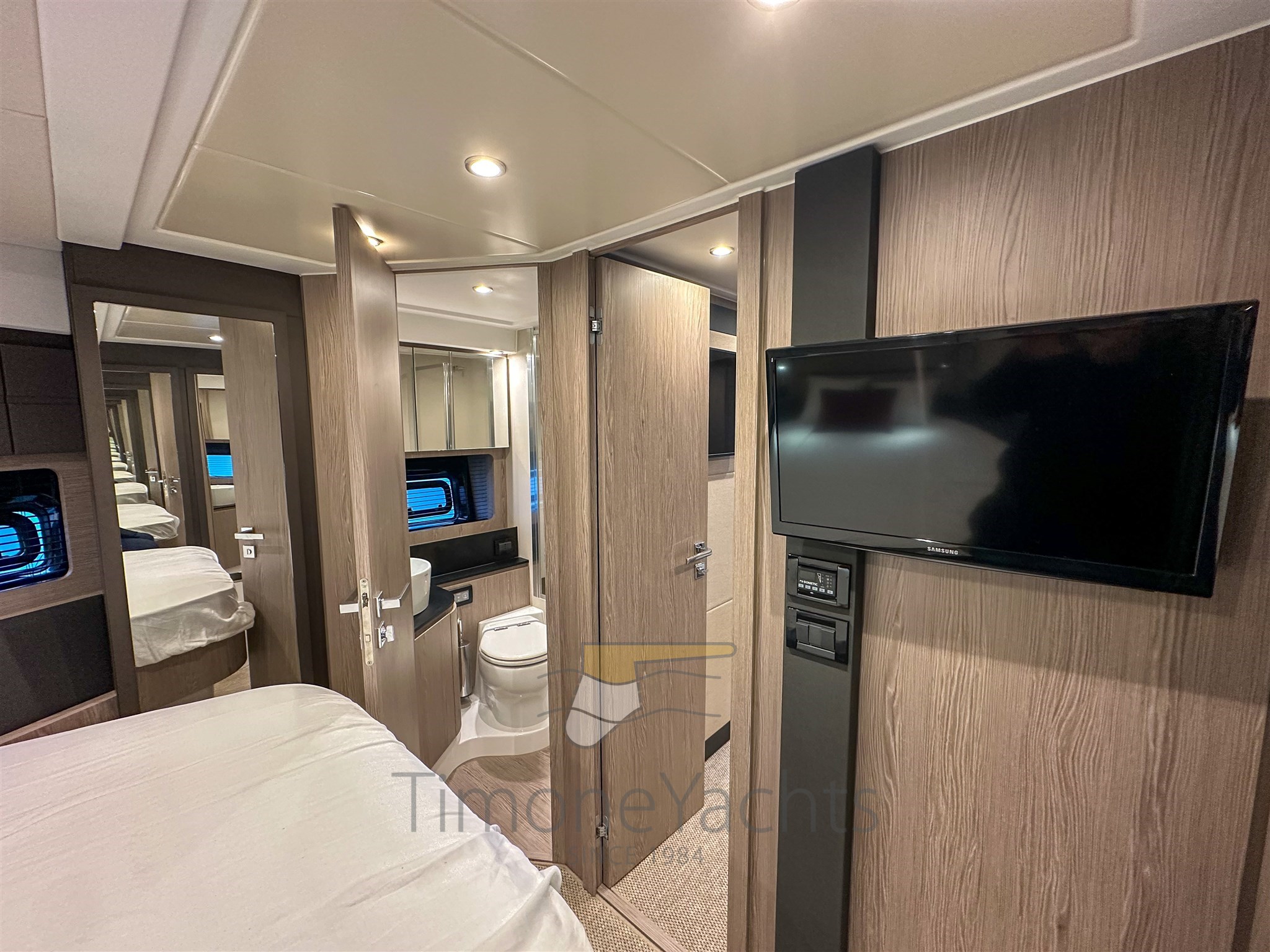 AZIMUT ATLANTIS 45 - INTERNI CABINA ARMATORE