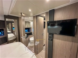 AZIMUT ATLANTIS 45 - INTERNI CABINA ARMATORE