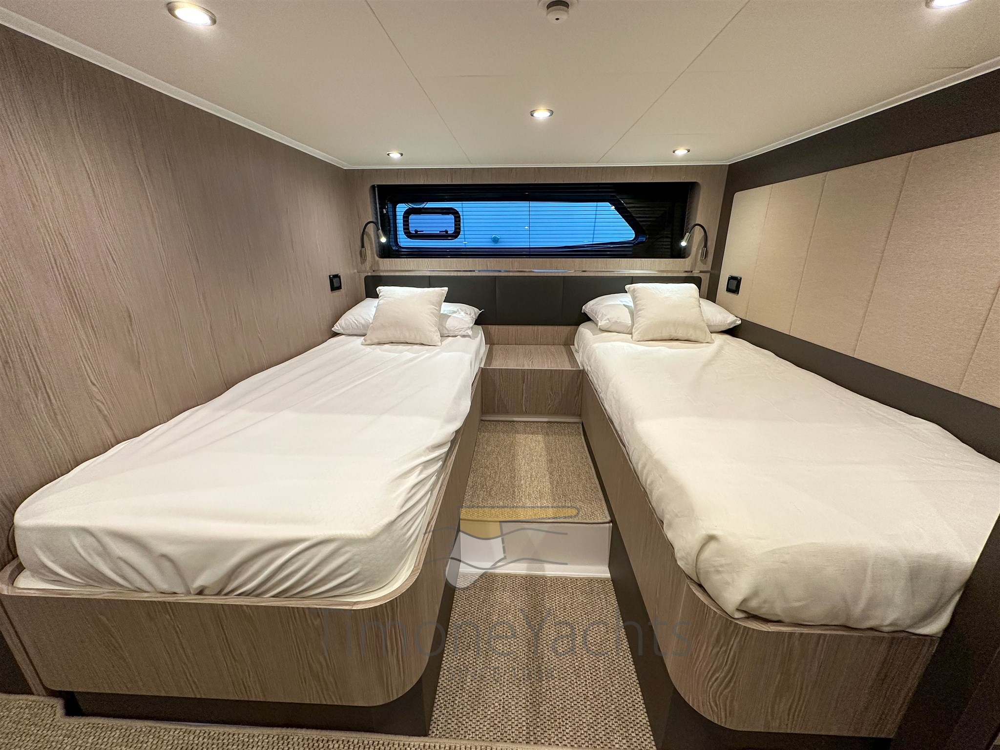AZIMUT ATLANTIS 45 - INTERNI CABINA OSPITI