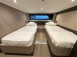 AZIMUT ATLANTIS 45 - INTERNI CABINA OSPITI