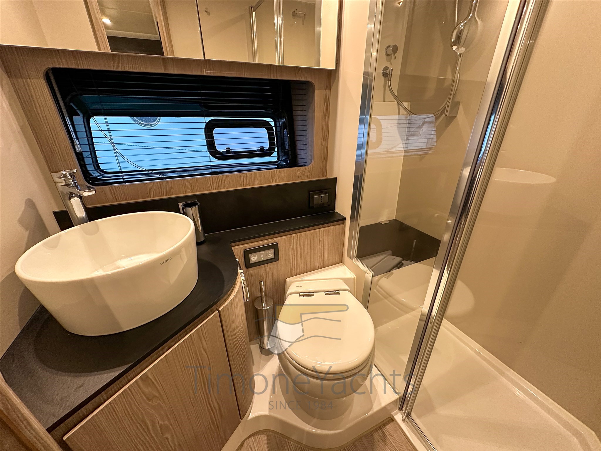 AZIMUT ATLANTIS 45 - INTERNI BAGNO ARMATORE