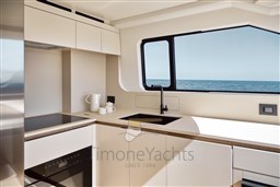 F82 Galley 2 - dimensioni grandi.jpeg