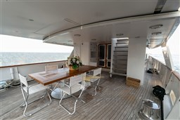 ed454440-f141-11eb-9bc6-d54373cdd035-EMERA-Superyacht-for-sale-charter-08.jpg
