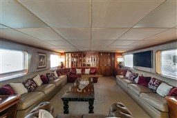 e7cd93f0-f141-11eb-b760-ad3d022d383c-EMERA-Superyacht-for-sale-charter-10.jpg