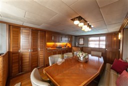 f3cdef60-f141-11eb-9bc6-d54373cdd035-EMERA-Superyacht-for-sale-charter-13.jpg