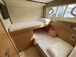 guest, amidship STBD side