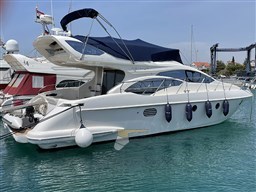 Azimut 43 Fly
