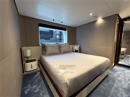 Azimut Grande 27 M - Guest room