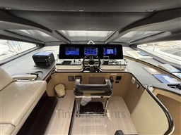 Azimut Grande 27 M - Helm
