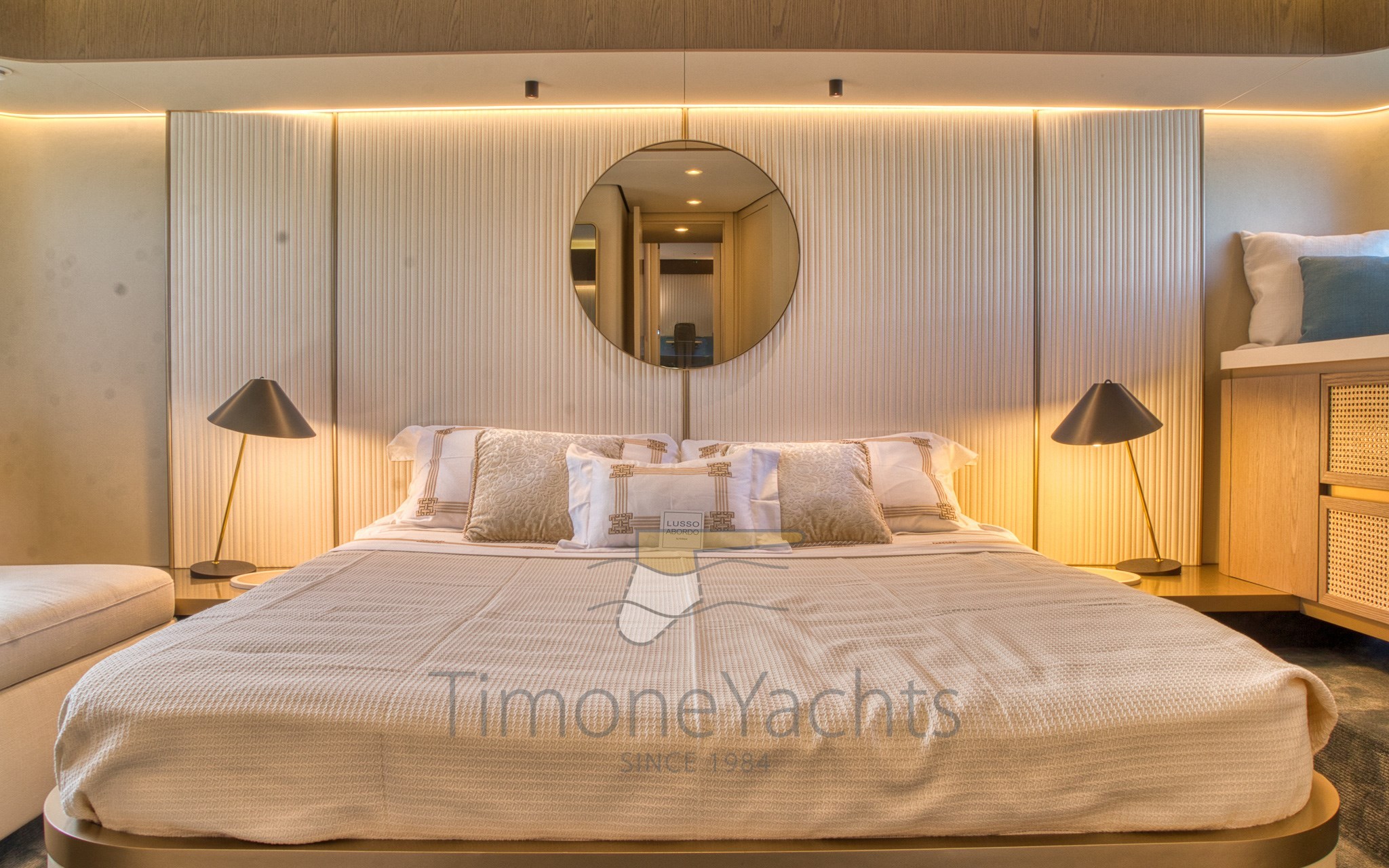 AZIMUT MAGELLANO 60 INTERNI CABINA ARMATORE