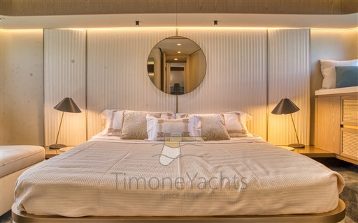 AZIMUT MAGELLANO 60 INTERNI CABINA ARMATORE