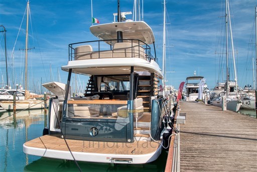 AZIMUT MAGELLANO 60 ESTERNI
