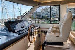 AZIMUT MAGELLANO 60 INTERNI PLANCIA DI COMANDO