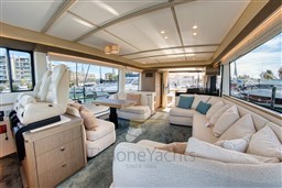 AZIMUT MAGELLANO 60 INTERNI SALONE