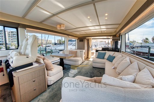 AZIMUT MAGELLANO 60 INTERNI SALONE