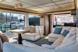 AZIMUT MAGELLANO 60 INTERNI SALONE
