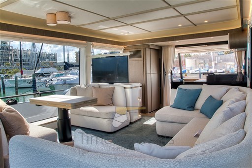 AZIMUT MAGELLANO 60 INTERNI SALONE