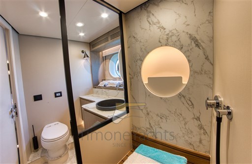 AZIMUT MAGELLANO 60 INTERNI BAGNO ARMATORE