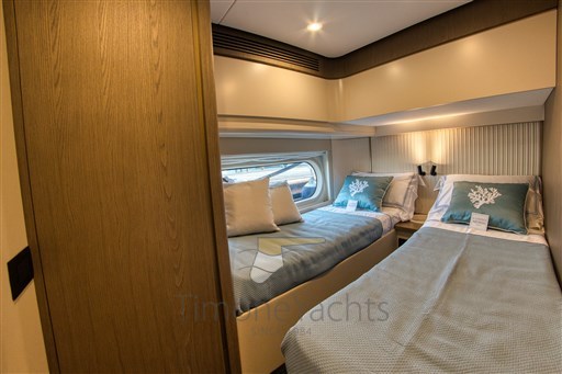 AZIMUT MAGELLANO 60 INTERNI CABINA OSPITI