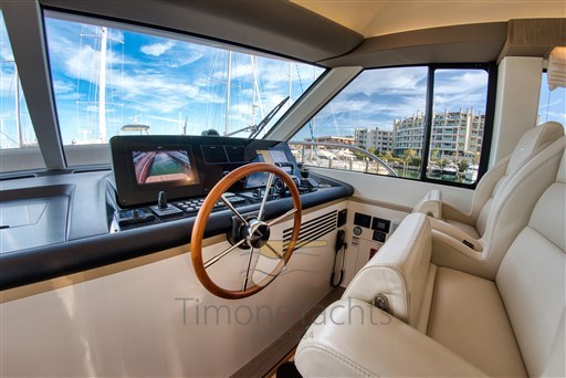 AZIMUT MAGELLANO 60 INTERNI PLANCIA DI COMANDO