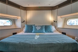 AZIMUT MAGELLANO 60 INTERNI CABINA VIP