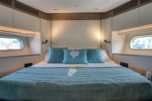 AZIMUT MAGELLANO 60 INTERNI CABINA VIP