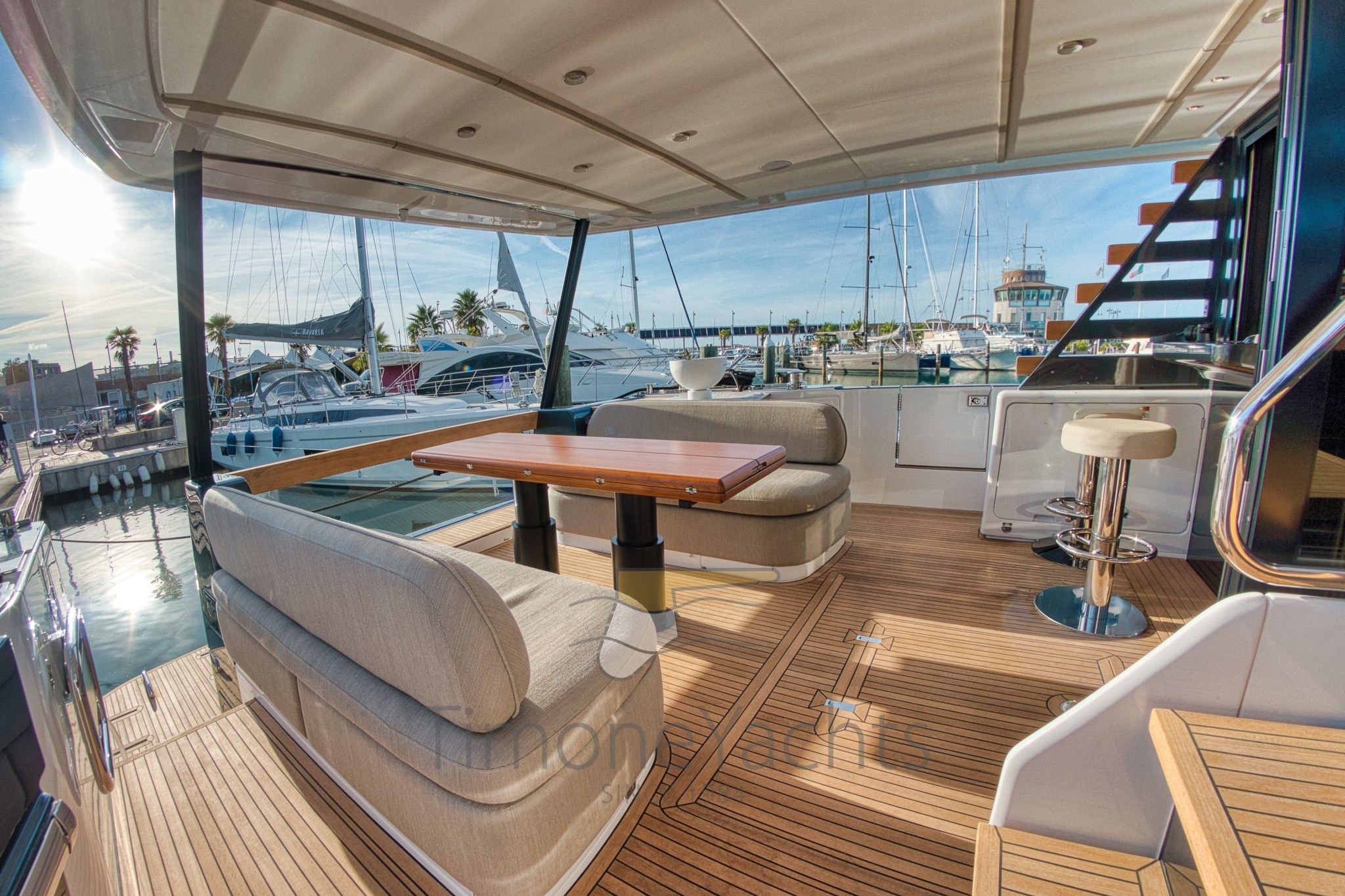 AZIMUT MAGELLANO 60 ESTERNI POZZETTO