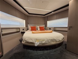 Azimut 72 Fly - Vip cabin