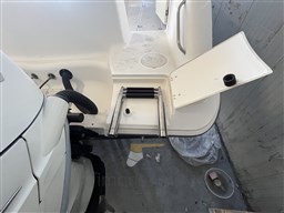 Boston Whaler OUTRAGE 320 (2004) Timone Yachts