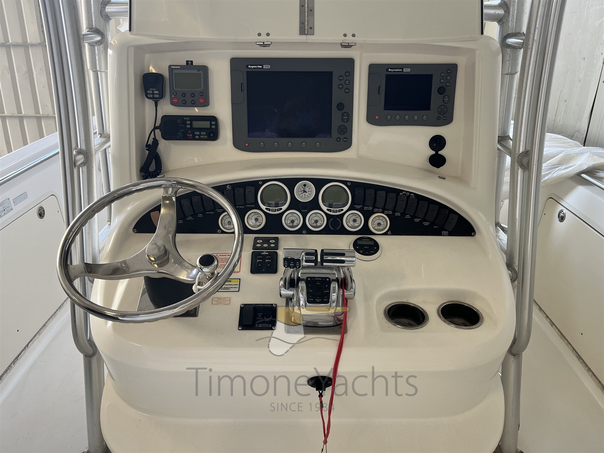 Boston Whaler OUTRAGE 320 (2004) Timone Yachts